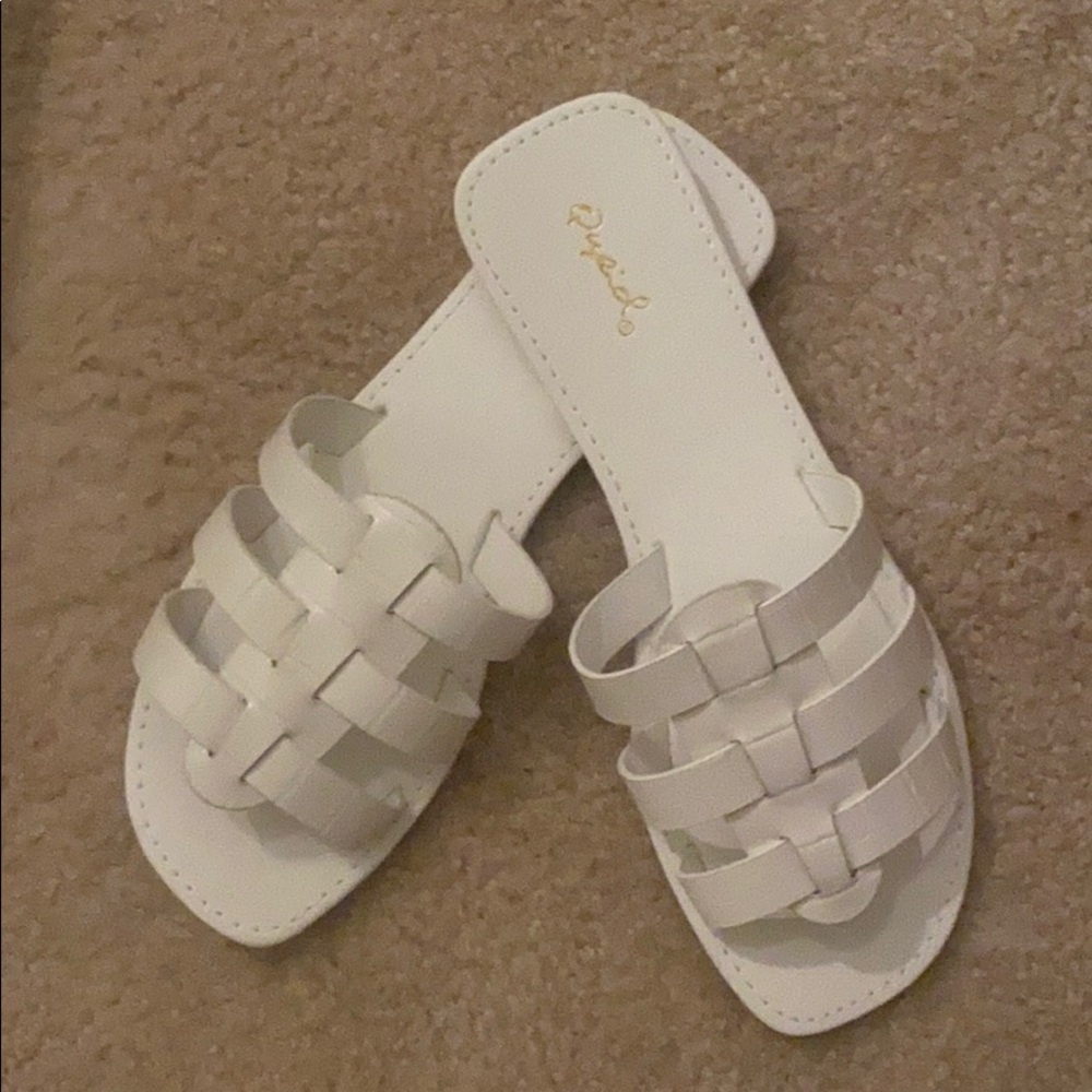 🆕️//The Tropics collection// white sandal